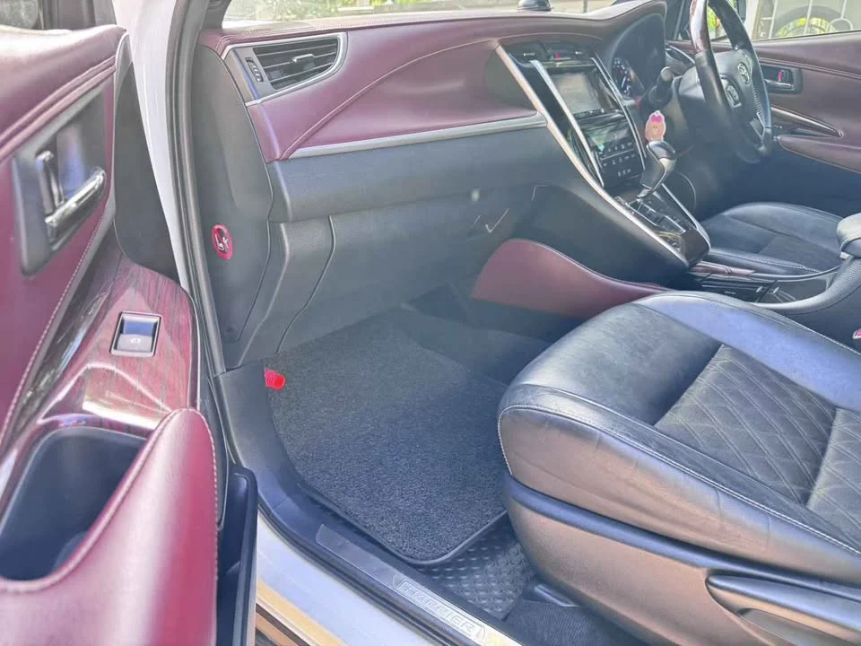 2014 Toyota Harrier III 2