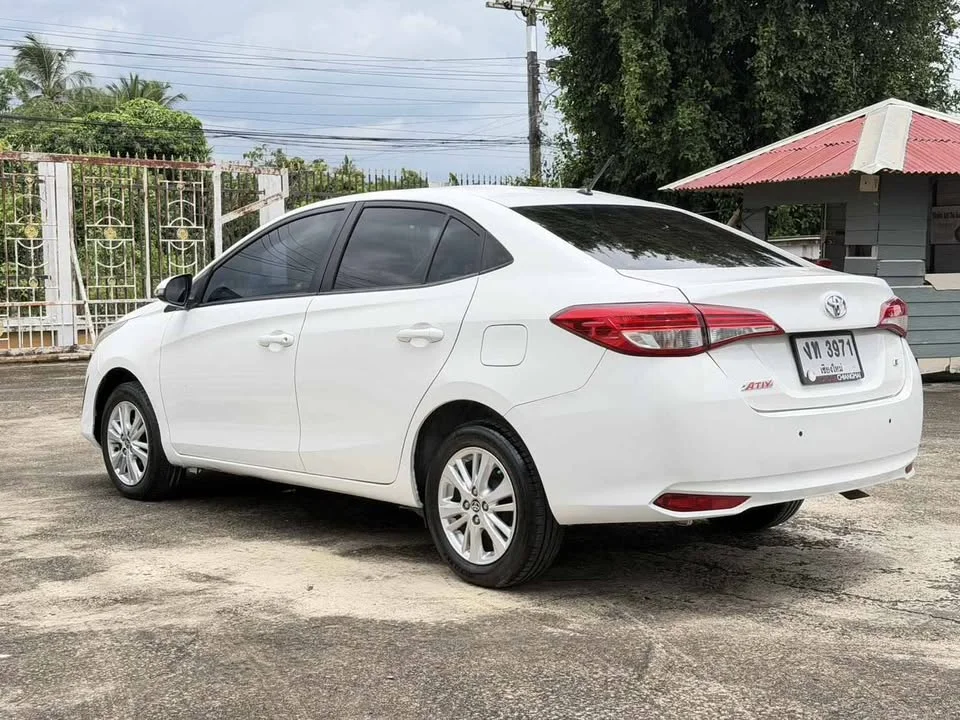 2018 Toyota Yaris ATIV III 2