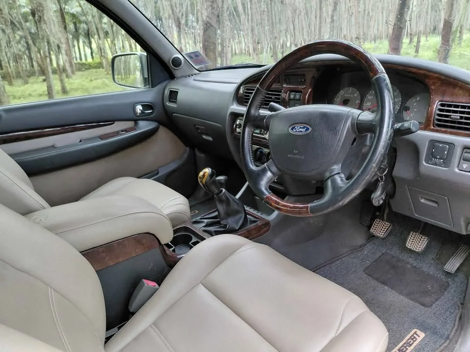 2004 Ford Everest I 2