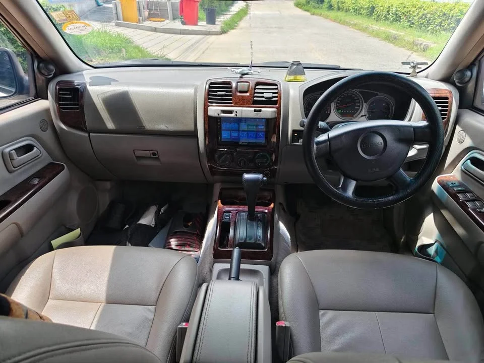 2006 Isuzu MU-7 3