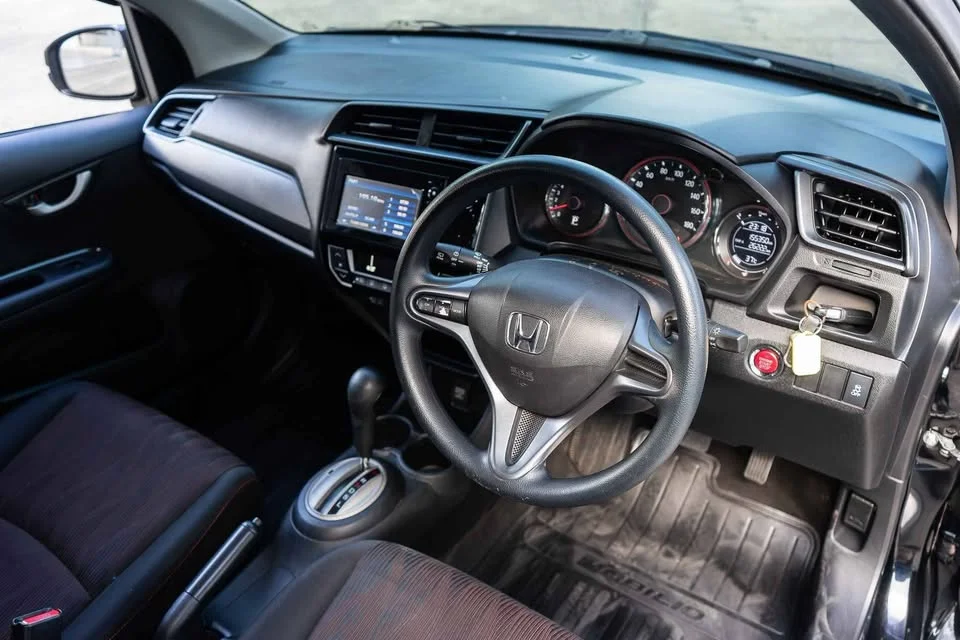 2017 Honda Mobilio II 2