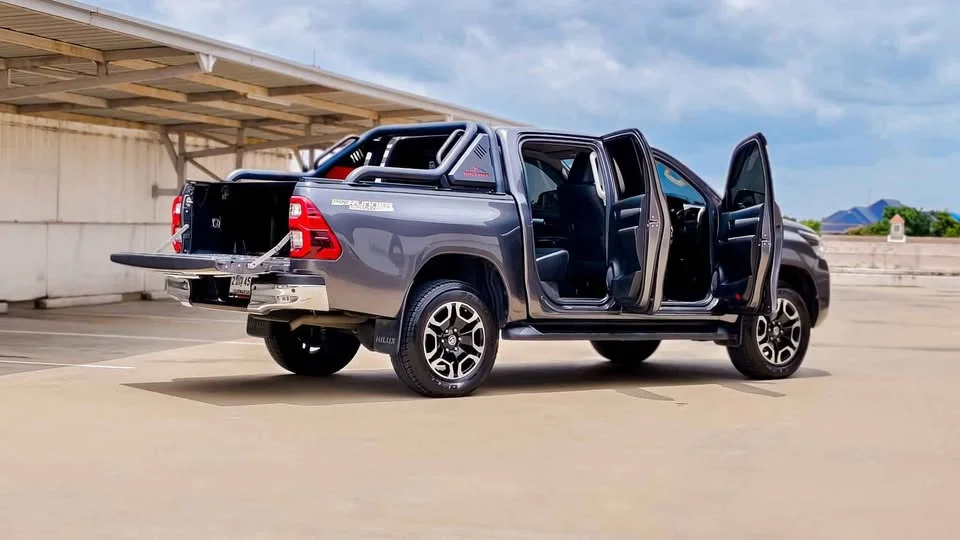 2022 Toyota Hilux VIII 2