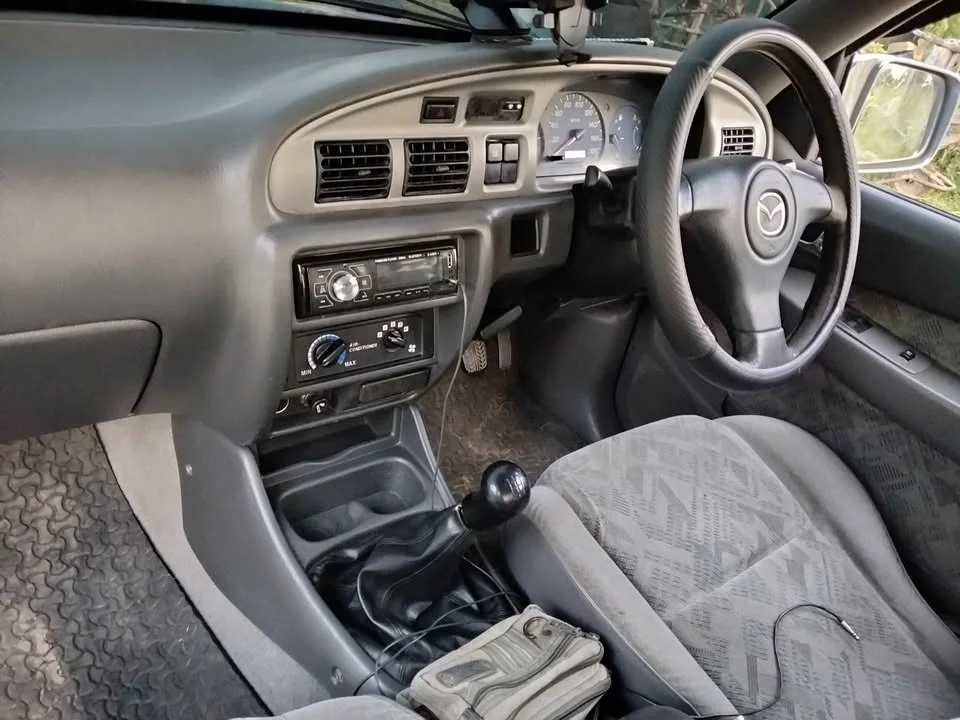 2004 Mazda 2500 Fighter V 2