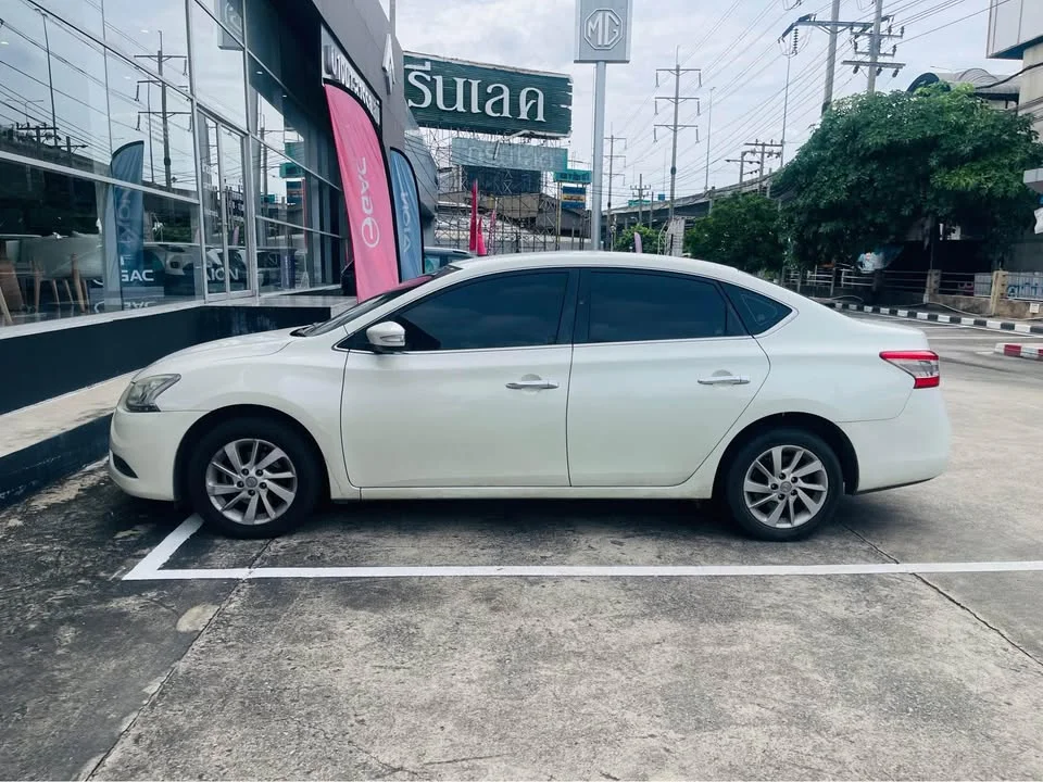 2012 Nissan Sylphy III (B17) 3