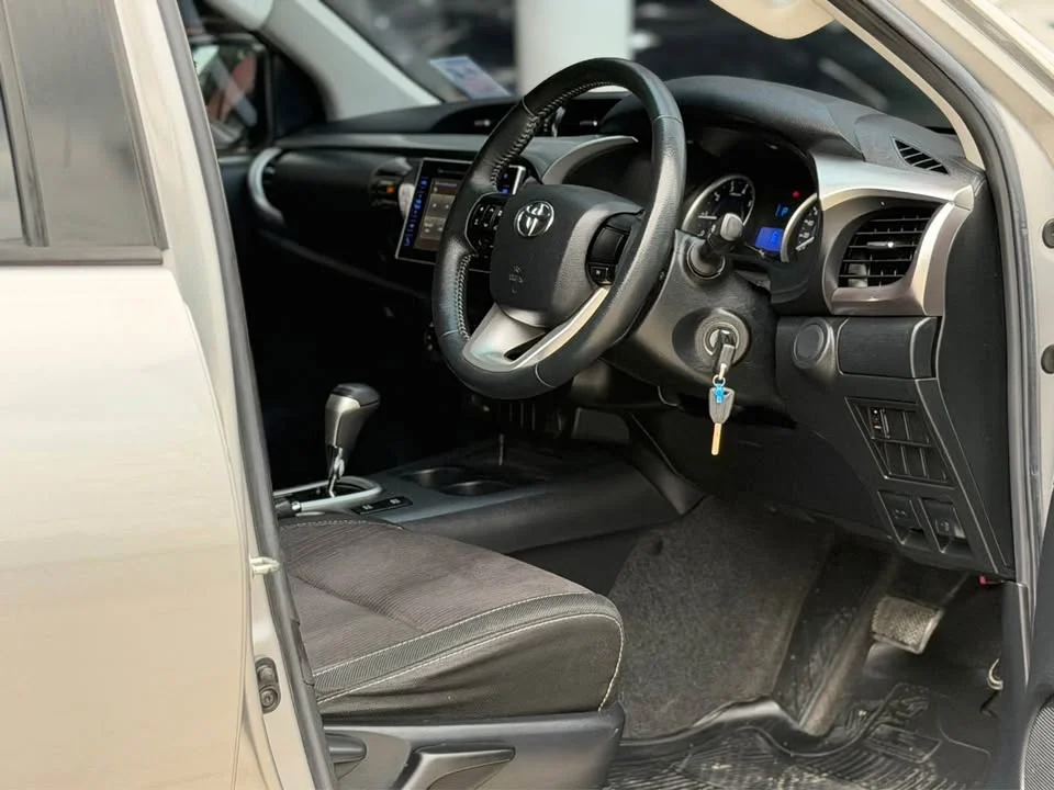 2019 Toyota Hilux VIII 3