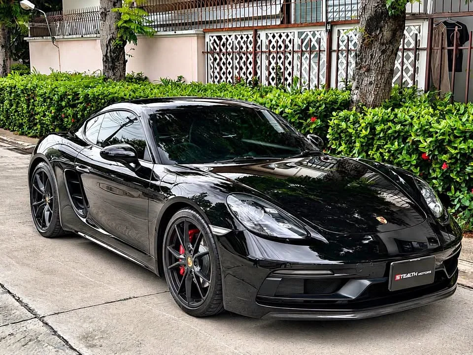 2022 Porsche 718 Boxster and Cayman IV 3