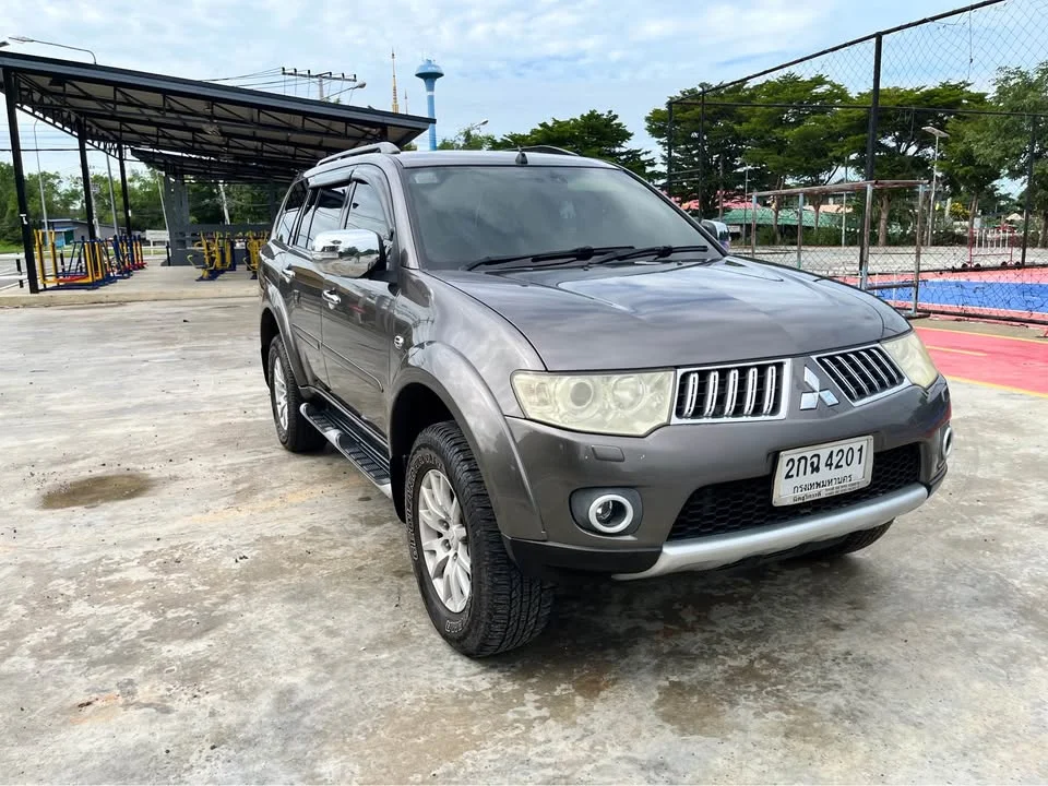 2012 Mitsubishi Pajero Sport II 2