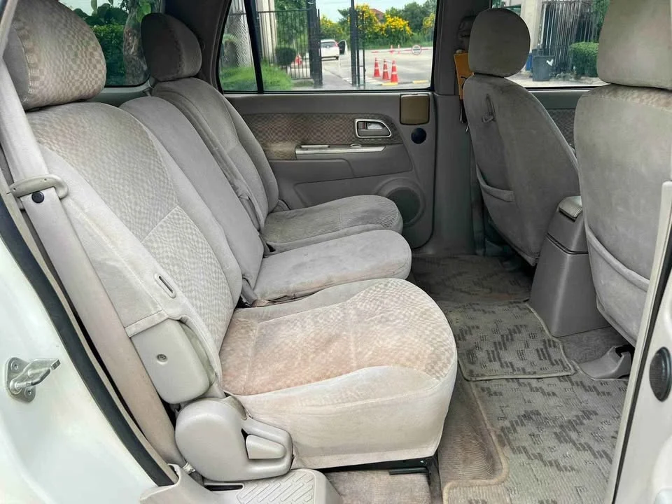 2008 Isuzu MU-7 3