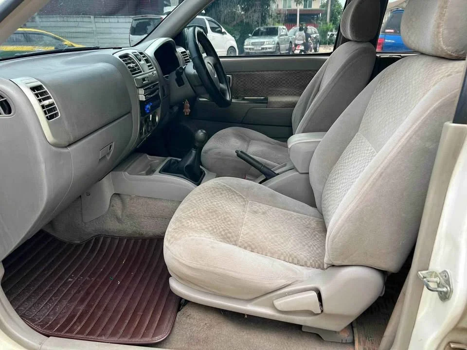 2008 Isuzu MU-7 2