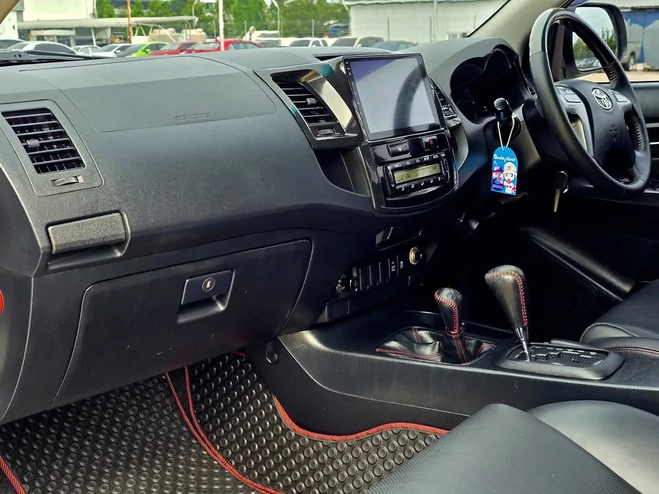 2013 Toyota Fortuner I 3