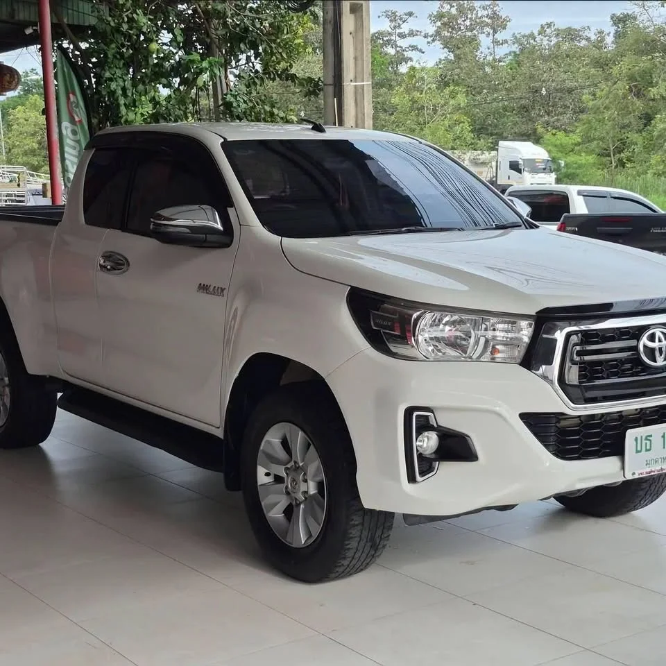 2019 Toyota Hilux VIII 2