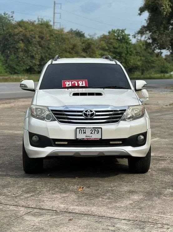 2013 Toyota Fortuner I 3