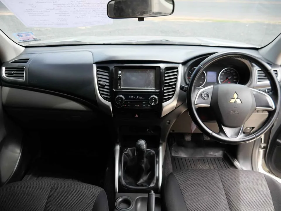 2015 Mitsubishi Triton V 3