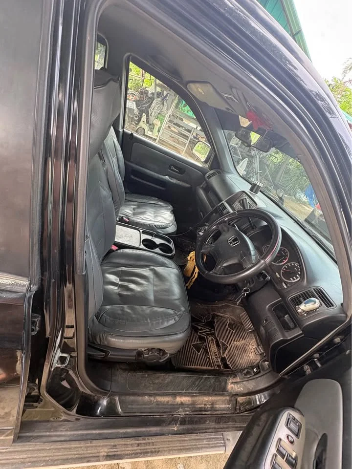2003 Honda CR-V II 3