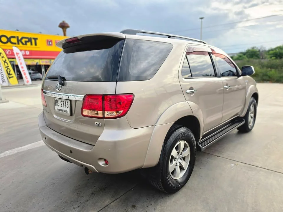 2005 Toyota Fortuner I 2