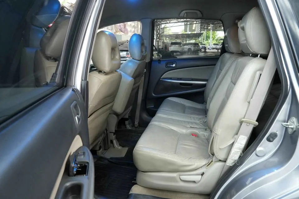 2005 Honda Stream I 3