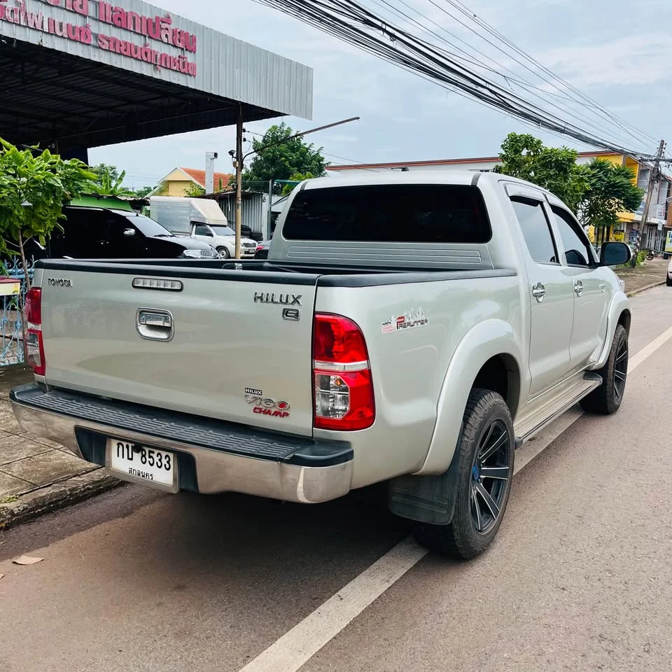 2012 Toyota Hilux VII 2