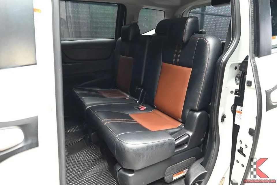 2017 Toyota Sienta II 2