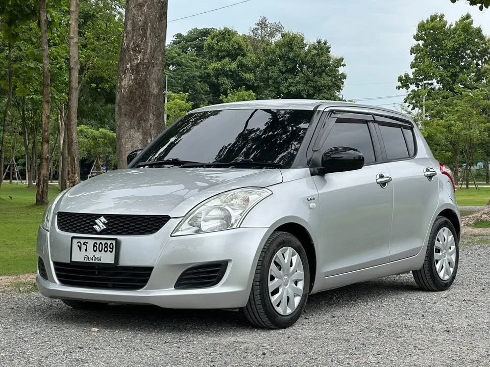2013 Suzuki Swift II 3