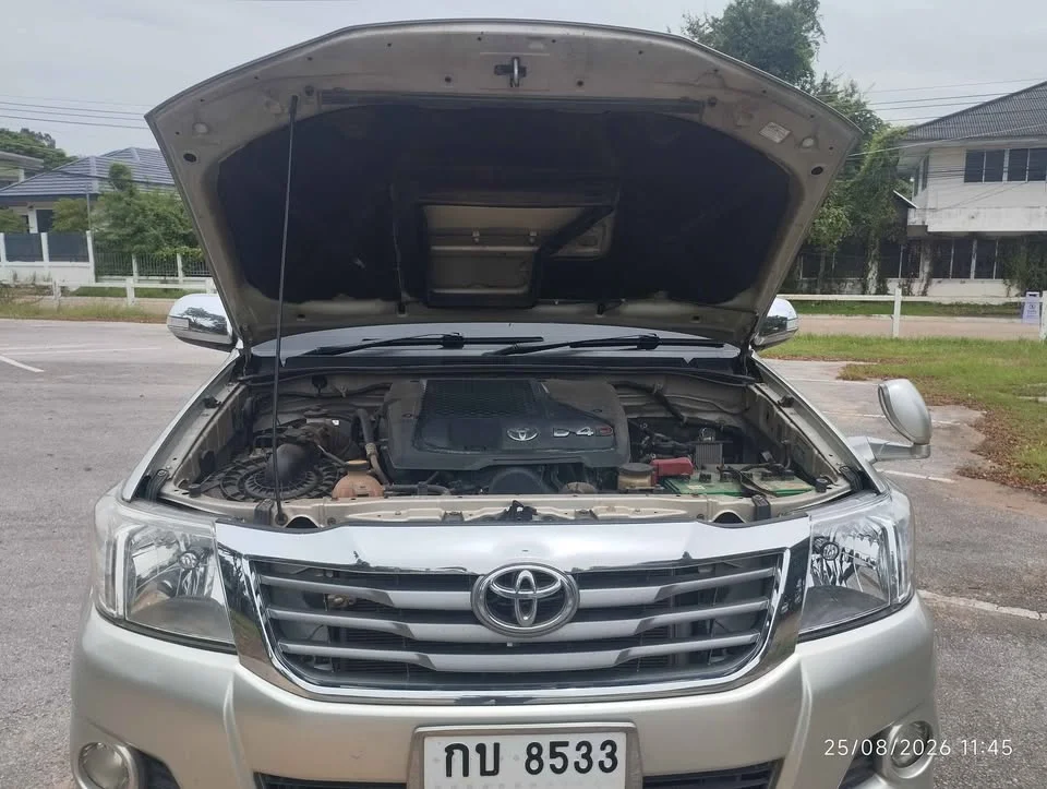 2012 Toyota Hilux VII 2