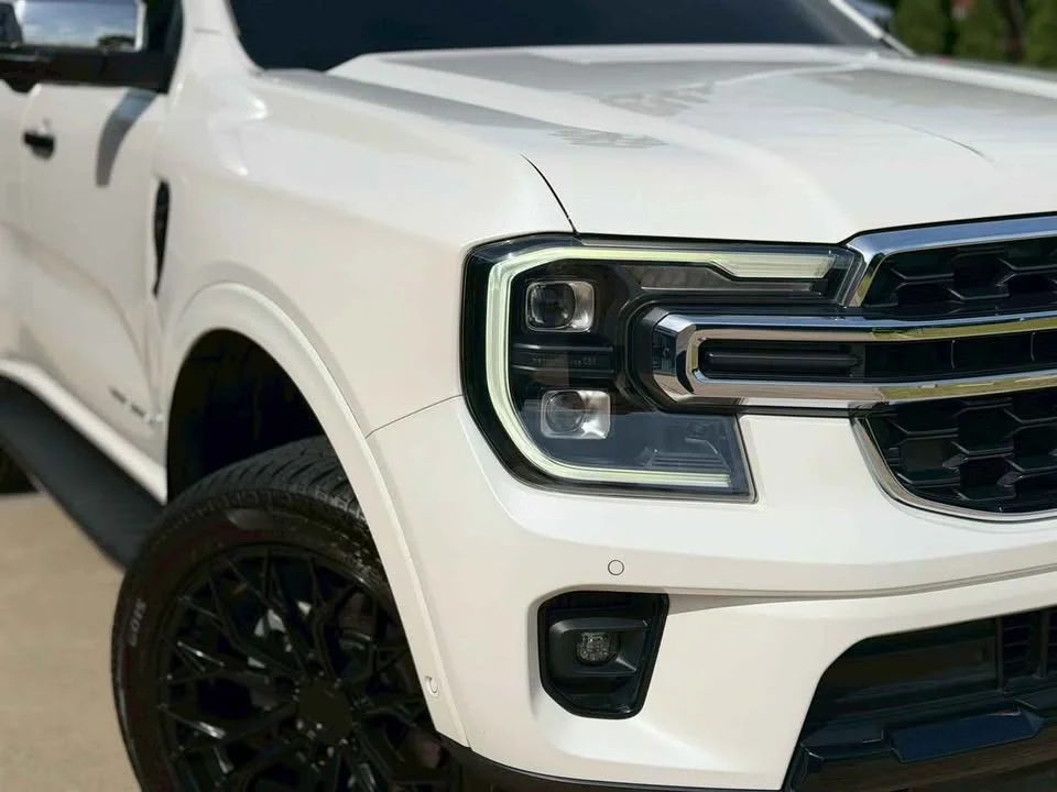 2023 Ford Everest III 2