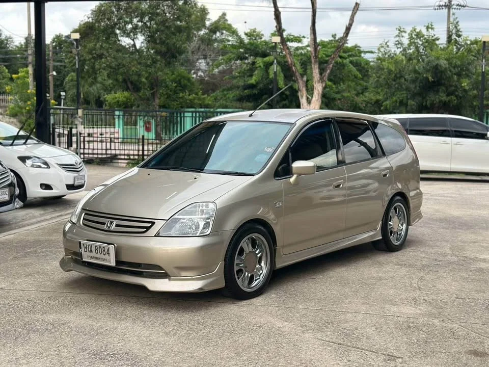 2004 Honda Stream I 3