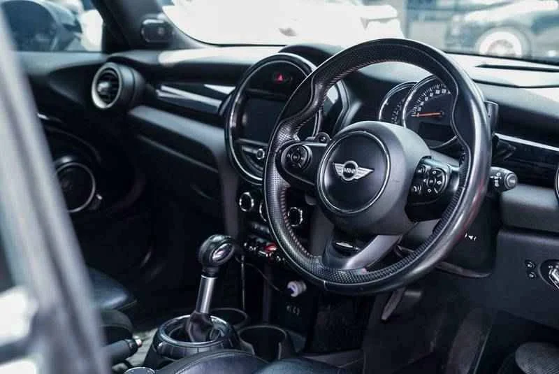 2016 Mini Hatch  III 3