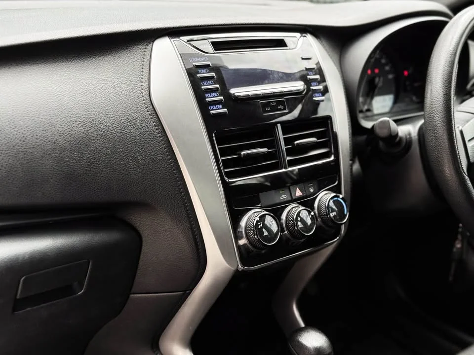 2017 Toyota Yaris ATIV III 3