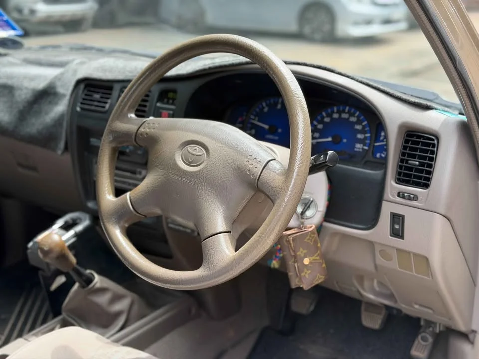 2003 Toyota Hilux Tiger VI 3
