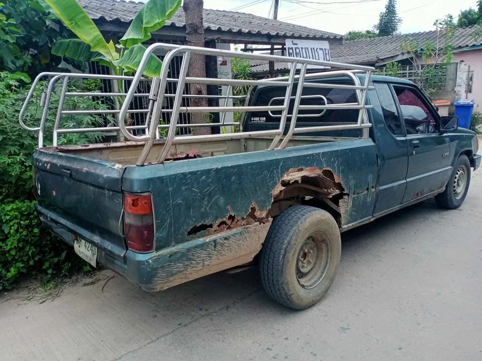 1995 Mitsubishi Triton II 3