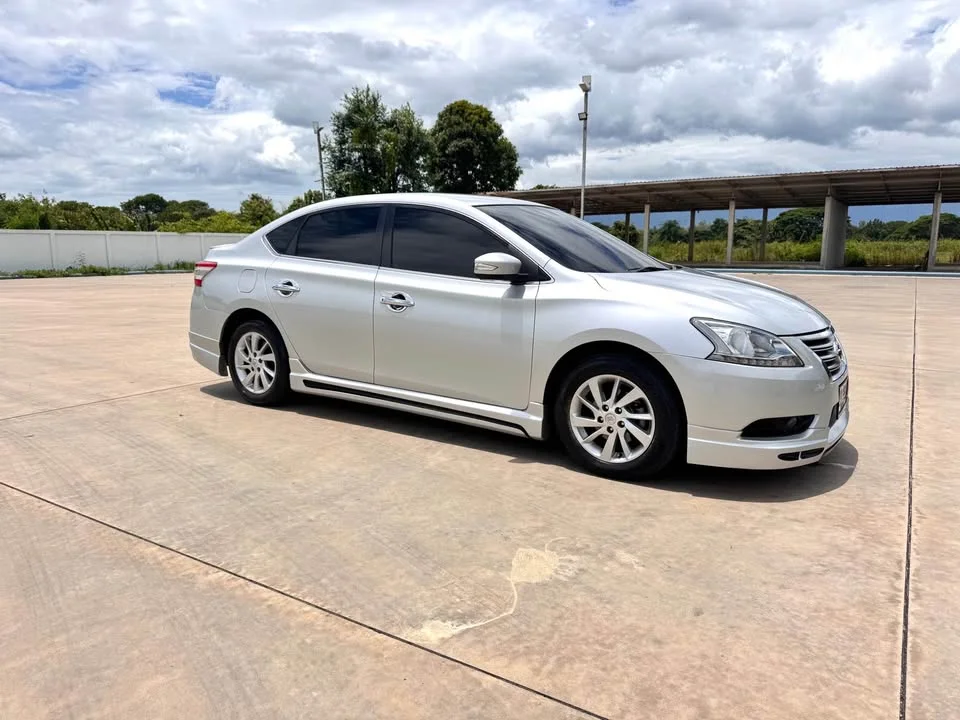 2012 Nissan Sylphy III (B17) 3