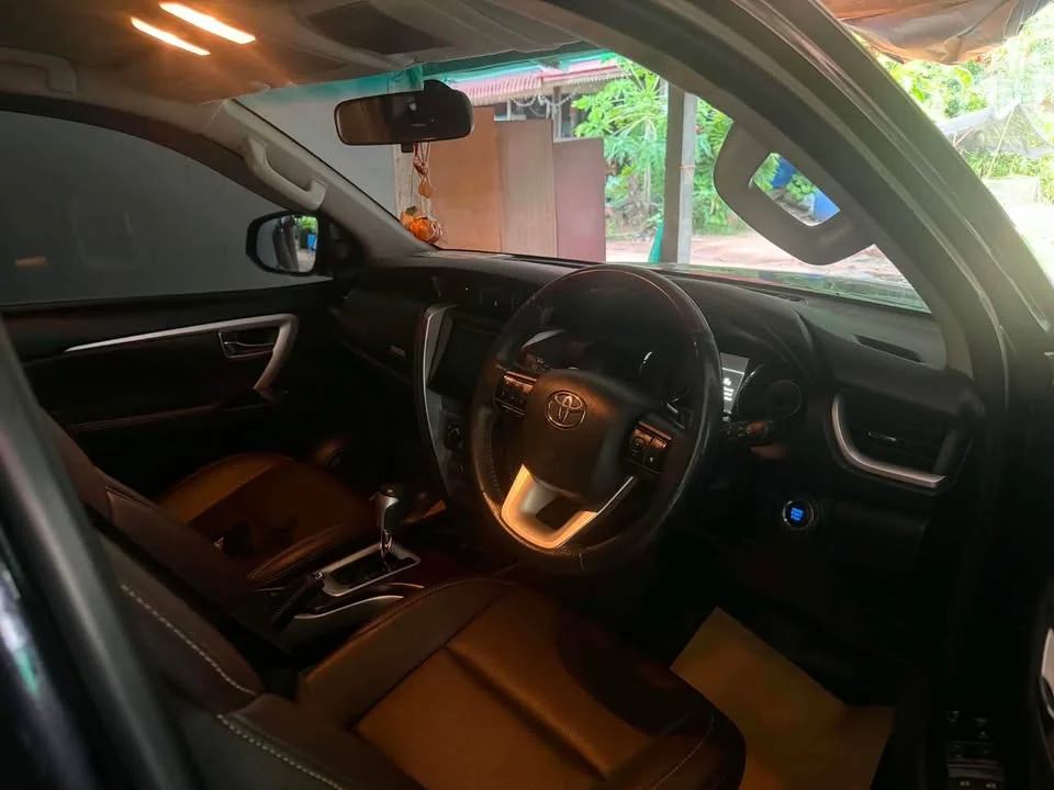 2019 Toyota Fortuner II 2