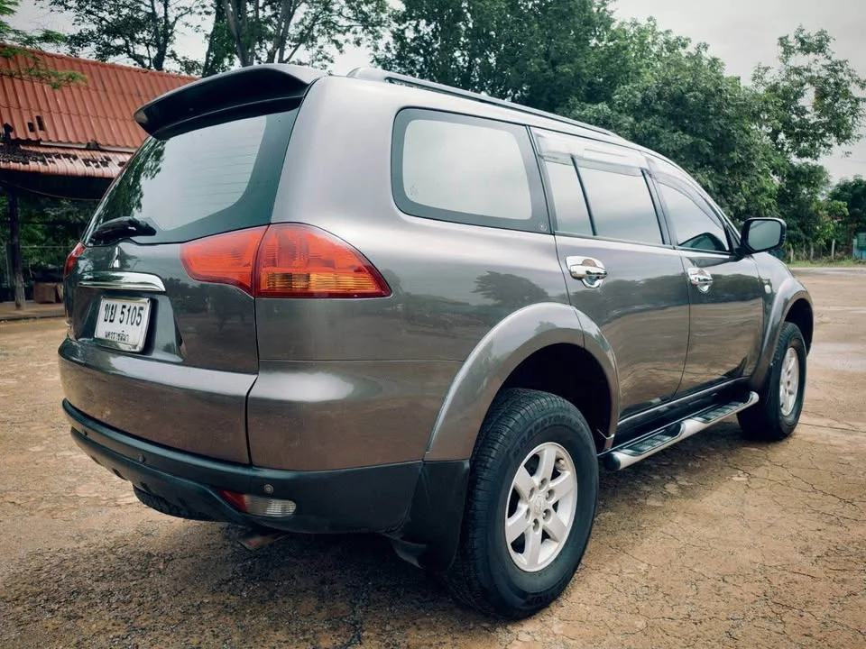 2011 Mitsubishi Pajero Sport II 2