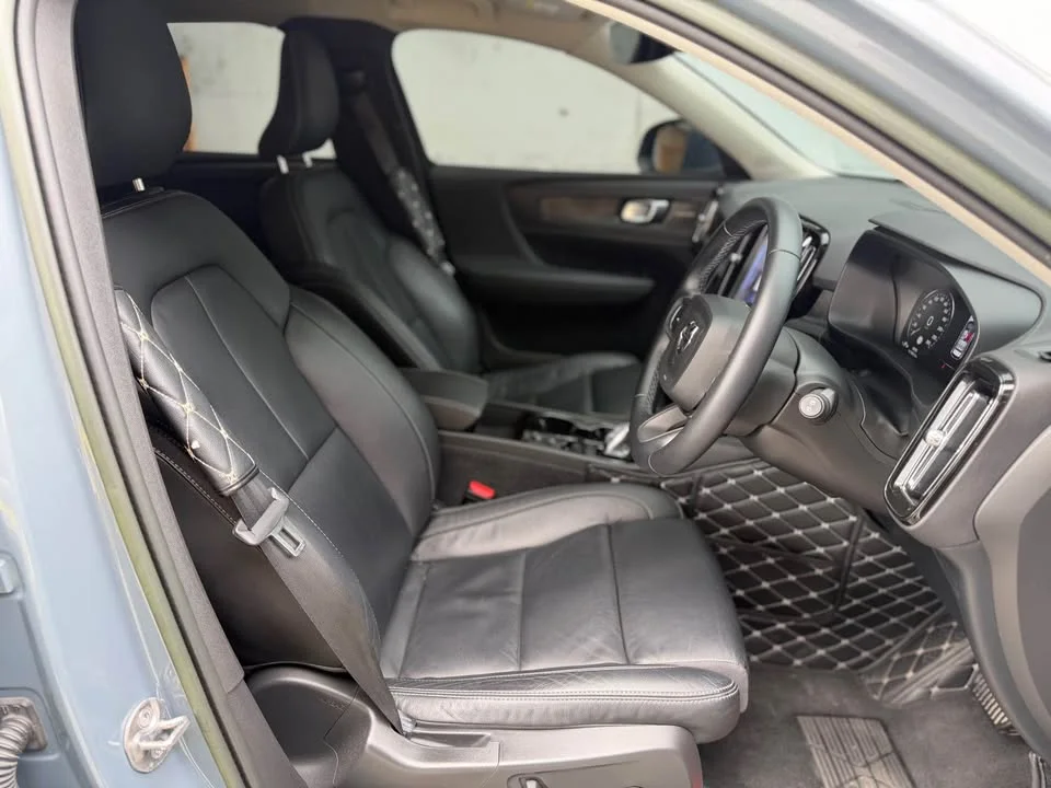 2024 Volvo XC40 2