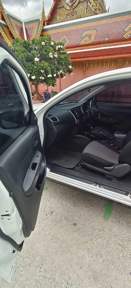 2020 Mitsubishi Triton V 3
