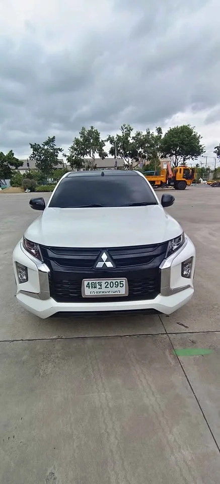 2020 Mitsubishi Triton V 2