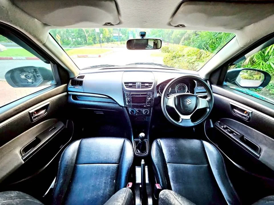 2012 Suzuki Swift II 3