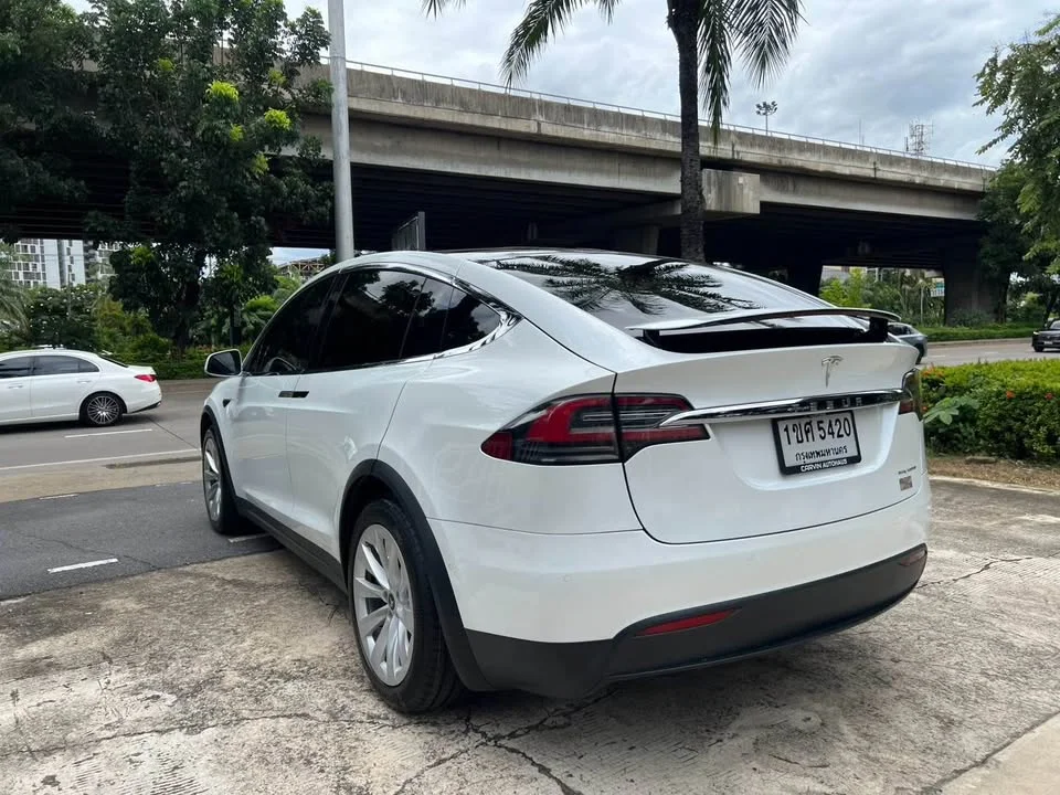 2021 Tesla Model X 3