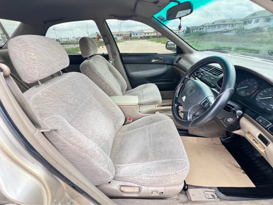 1997 Honda Accord V 2