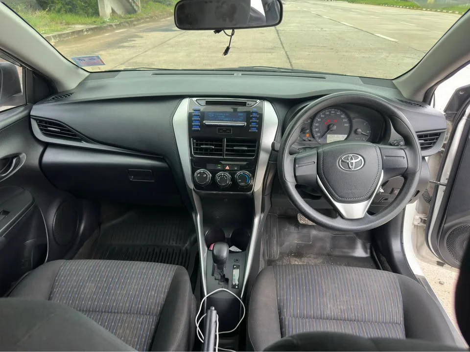 2017 Toyota Yaris ATIV III 3