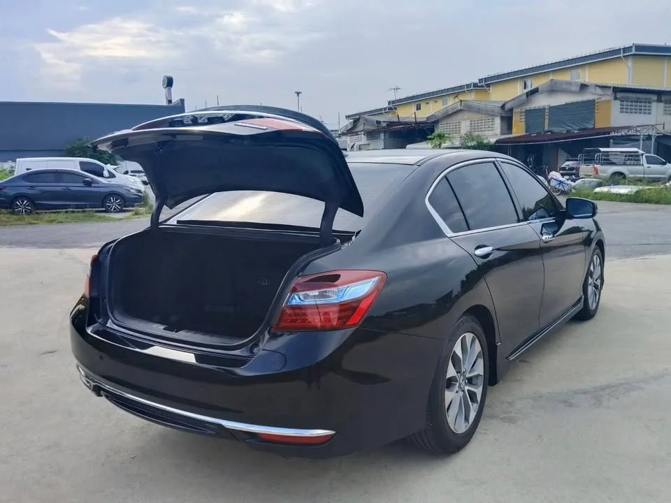 2017 Honda Accord IX 2