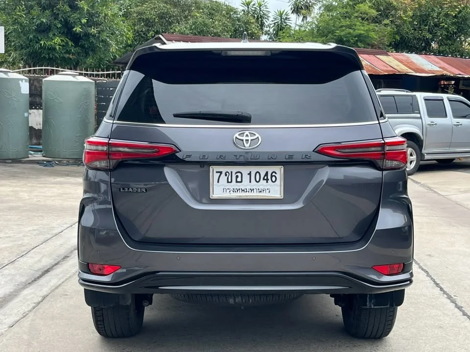 2023 Toyota Fortuner II 2