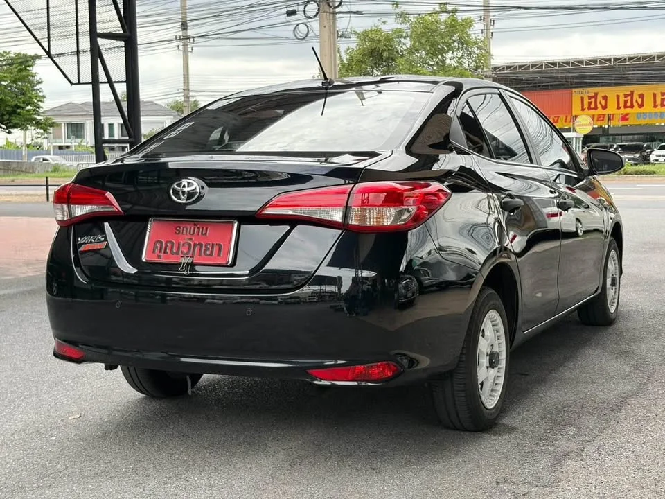 2019 Toyota Yaris ATIV III 2