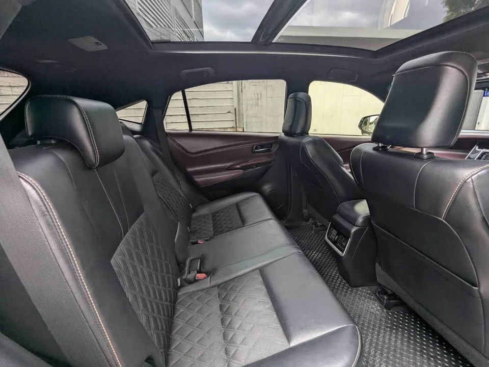 2014 Toyota Harrier III 2