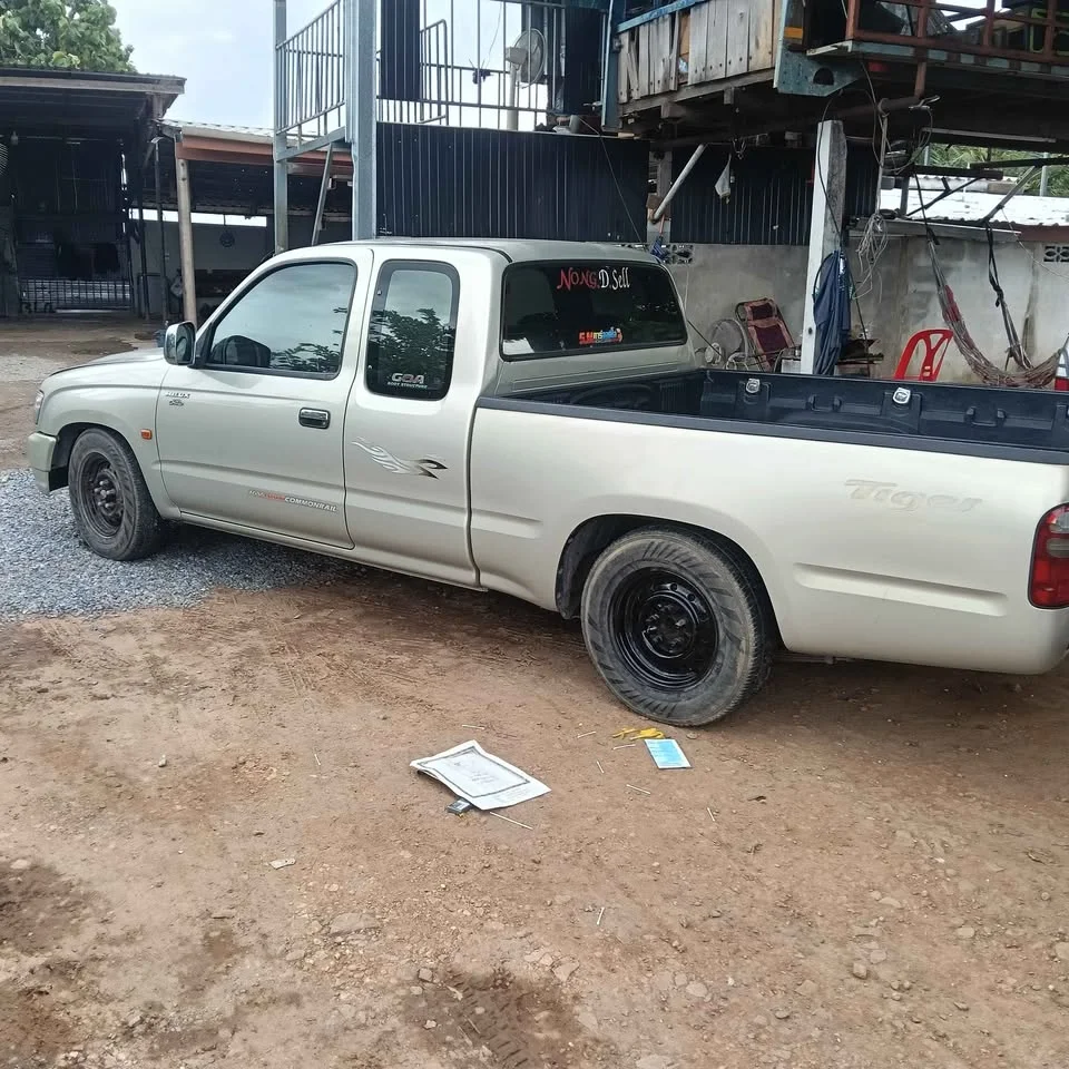 2004 Toyota Hilux Tiger VI 3