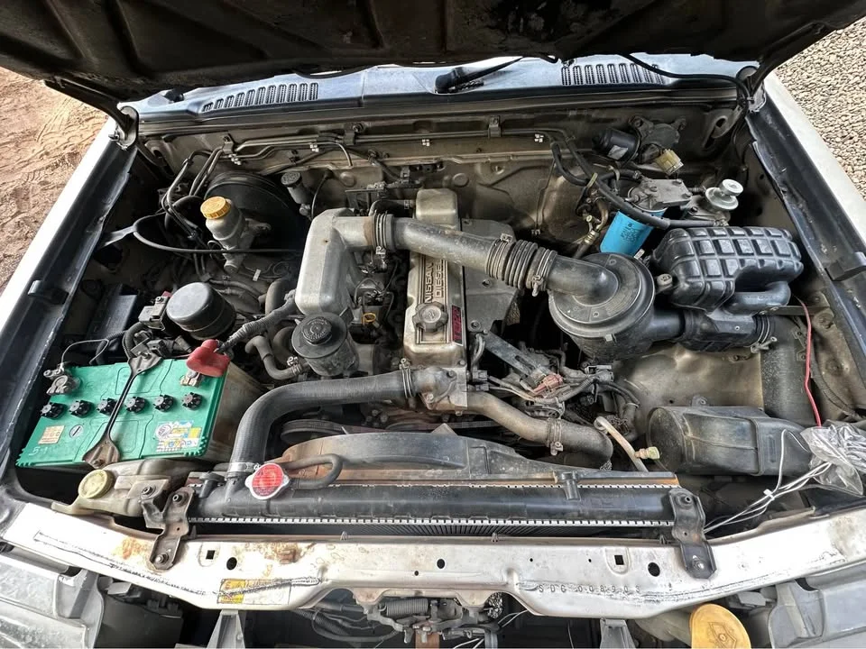 2000 Nissan Frontier I 3
