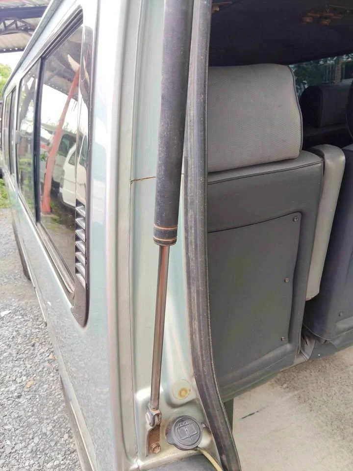 1997 Toyota Commuter IV (H100) 2