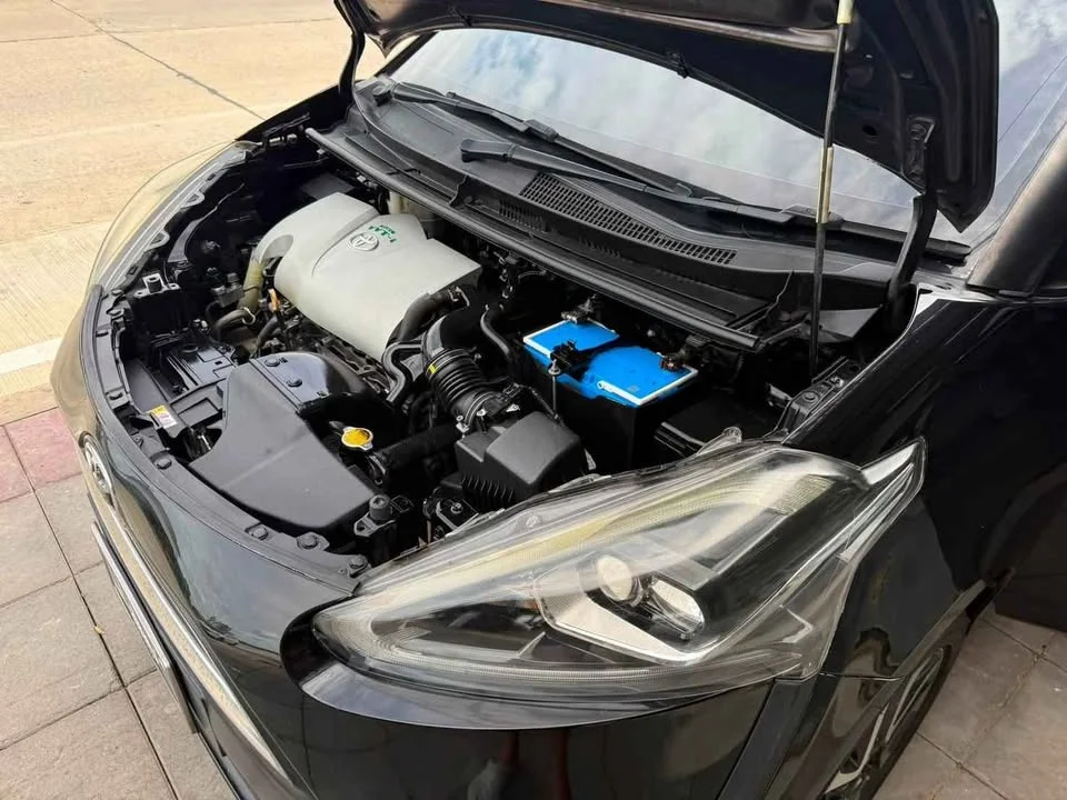 2017 Toyota Sienta II 3