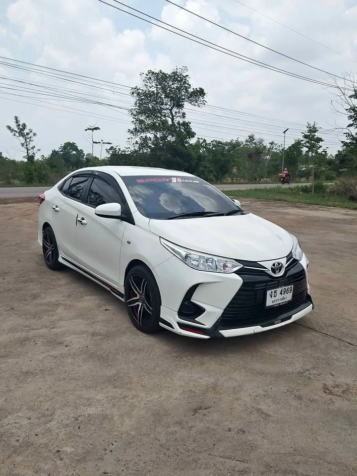 2021 Toyota Yaris ATIV III 3