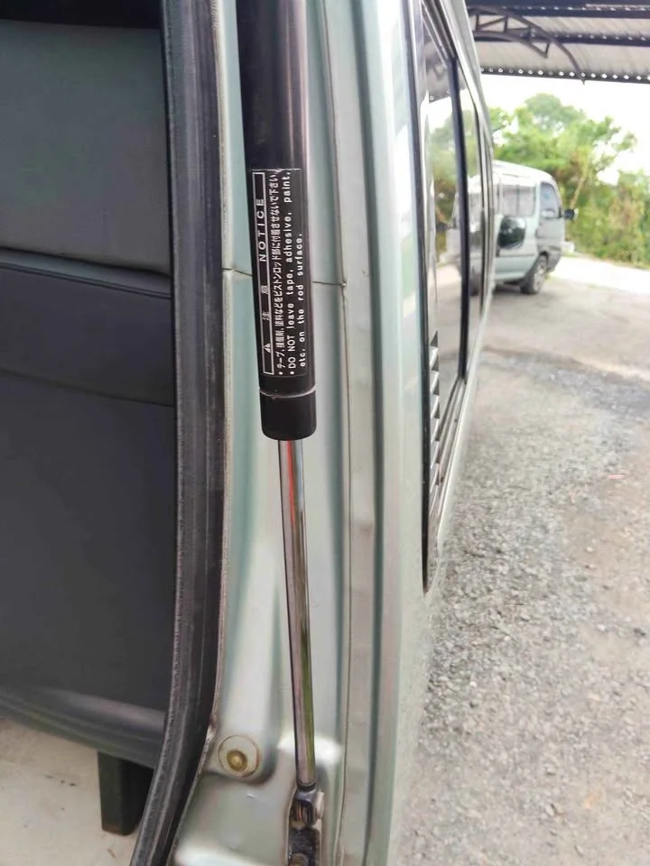 1997 Toyota Commuter IV (H100) 3